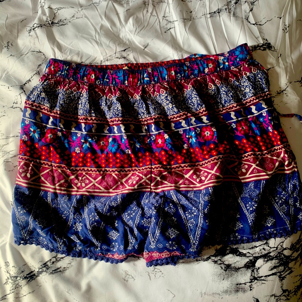 HOLLISTER flowy fabric shorts